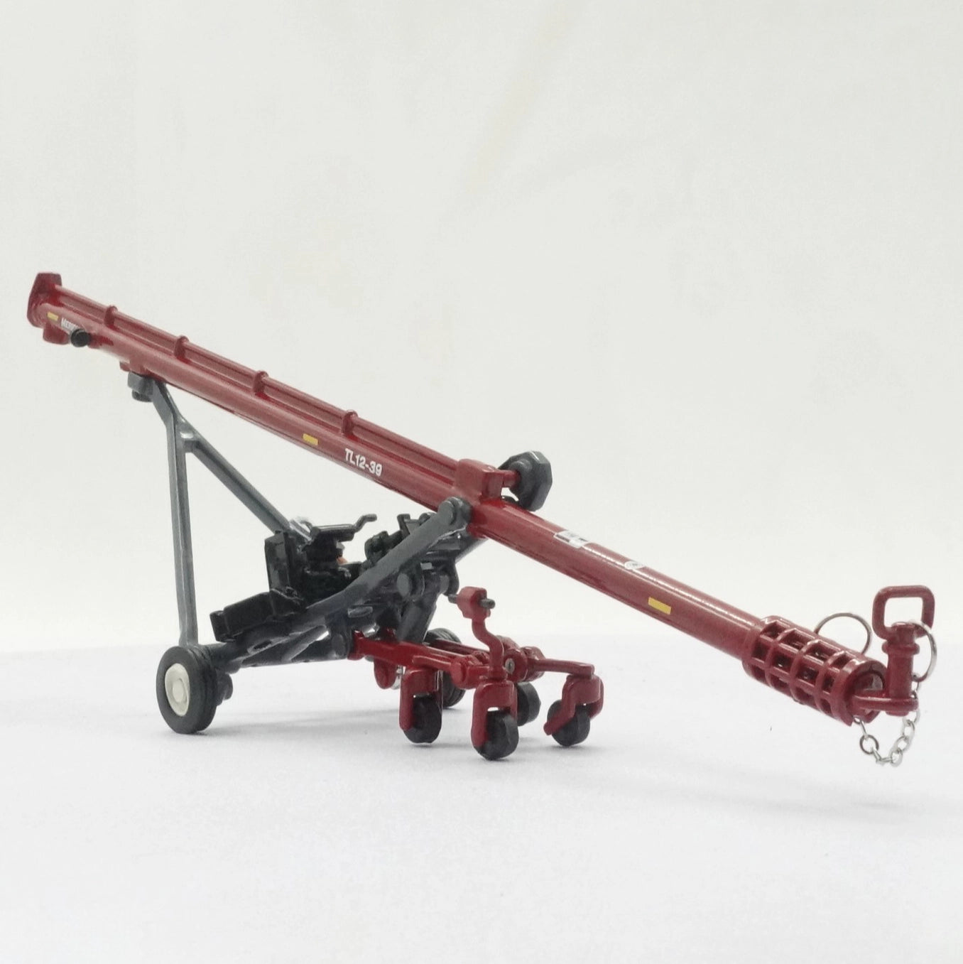 1:64 Die-Cast Replica Meridian TL-12-39 Truck Load Auger